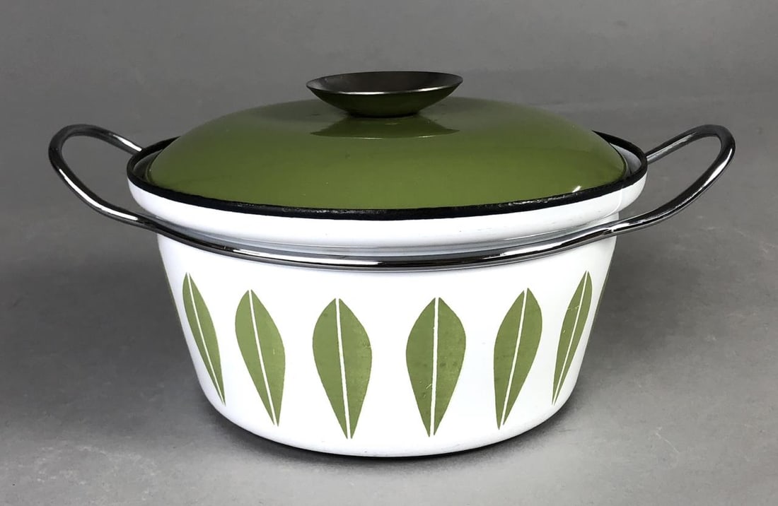 Cathrineholm Lotus Casserole Norway 1965: Cathrineholm "Sensational Casserole" or "Sensasjonskasserollen." While the actual casserole was designed by Grete Prytz Kittelsen (Norwegian 1917-2010) in 1963, the famous Lotus pattern was actually d