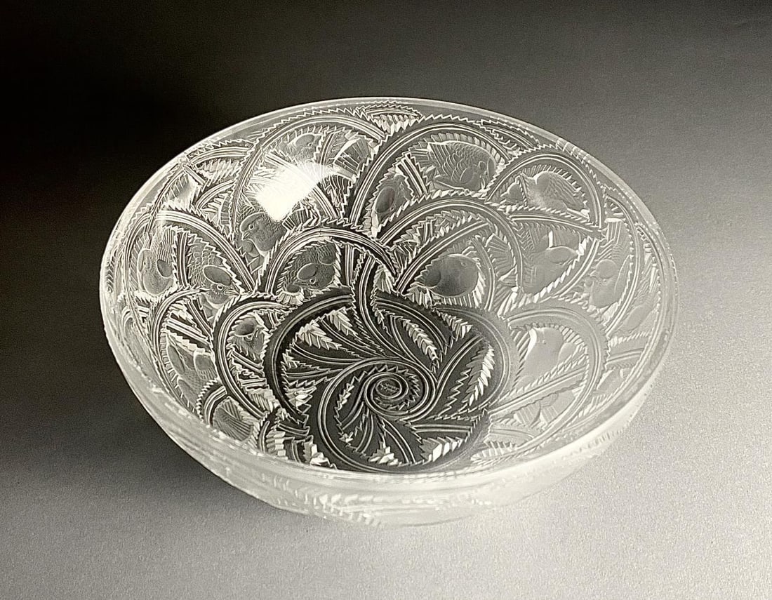 Lalique Pinsons Crystal Bowl 1933: Lalique "Pinsons" (Finches) French clear and frosted glass bowl (#11016), retired. Designed in 1933 by Rene Lalique (French 1860 - 1945), reintroduced in 1951, this example is pre-1978. Engraved "Lali