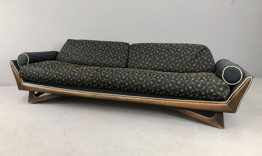 Adrian Pearsall Gondola Style Modern Sofa 1960s: Sofa Mid Century Modern sofa, walnut frame and trim, reupholstered, possibly a variation of the Gondola sofa by Adrian Pearsall for Craft Associates, but without any labels a definitive identification