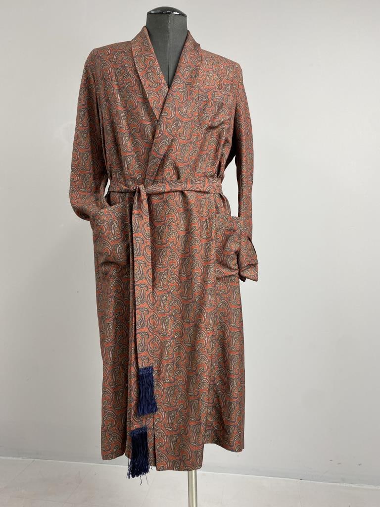 Mark Cross Paisley Robe with Tasseled Tie: Mark Cross men's robe, size M, 57% silk and 43% Wool.