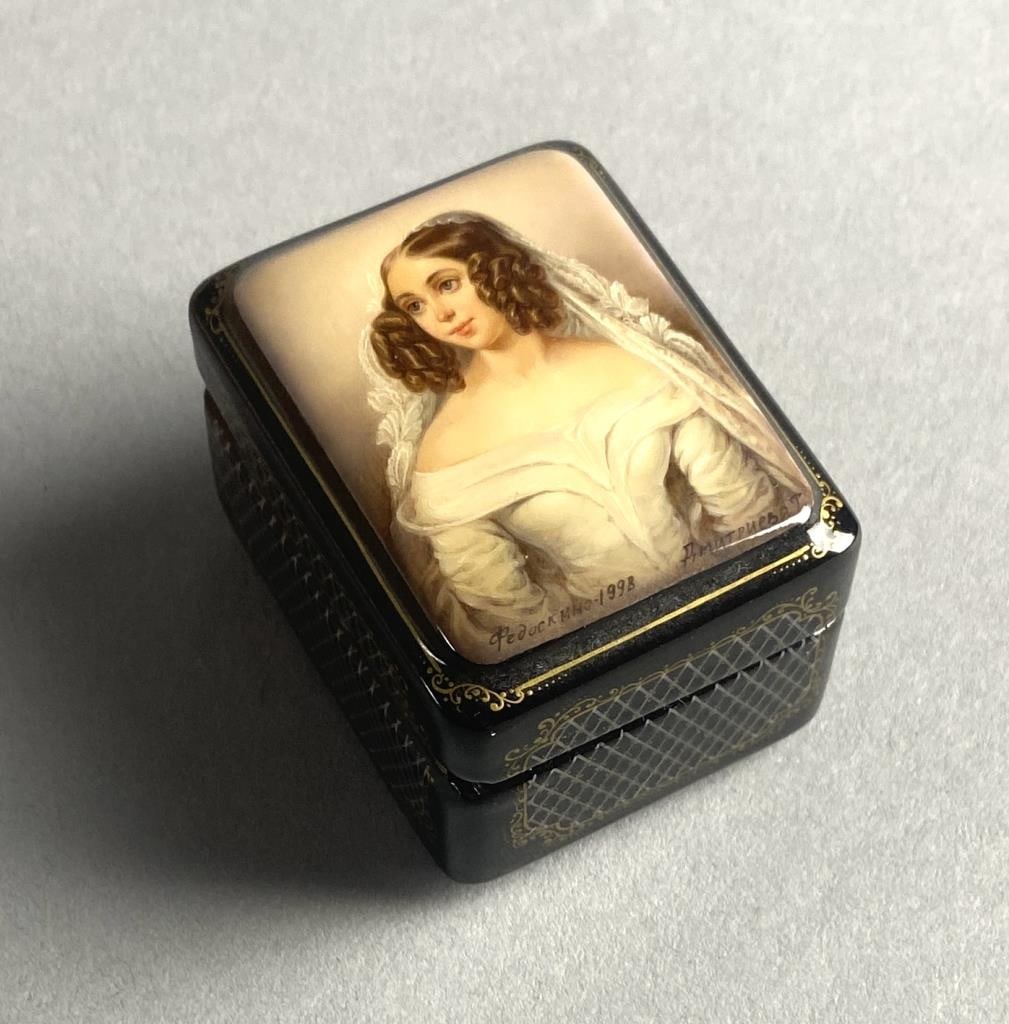 Russian Fedoskino Lacquer Box by Dmitrieva T.A.: Miniature Russian hinged lidded, black lacquer, hand painted Fedoskino box, with red interior, by Dmitrieva Tatyana Alekseevna (Russian: 1962 - ), depicting Natalia Nikolayevna Pushkina-Lanskaya (1812