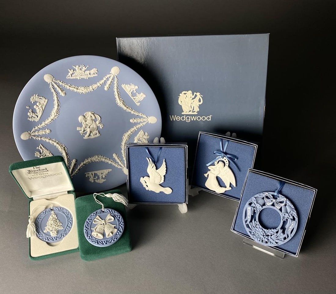 Wedgewood Christmas Ornaments & Cupid Plate (1 of 8)