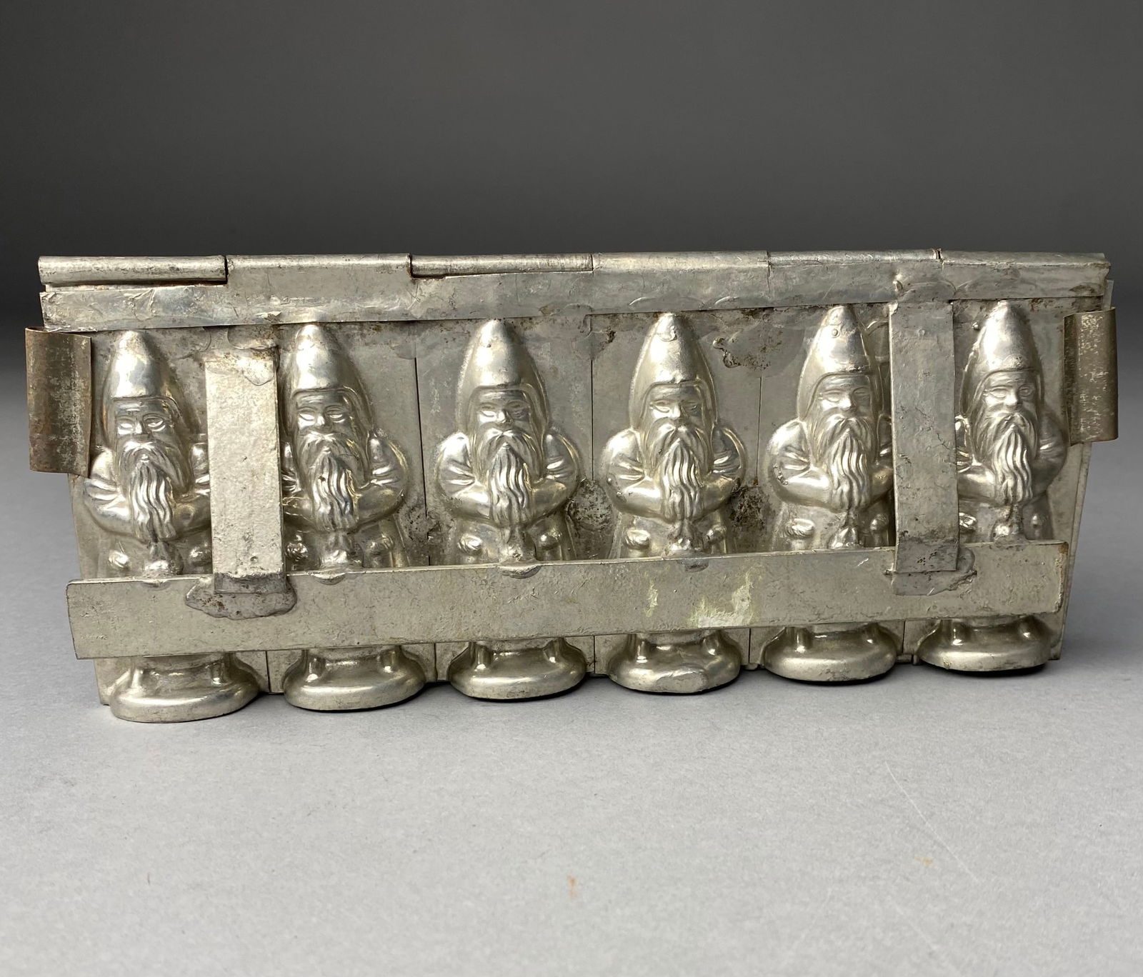 Hinged Reiche 6 Piece St. Nick Tin Candy Mold (1 of 4)