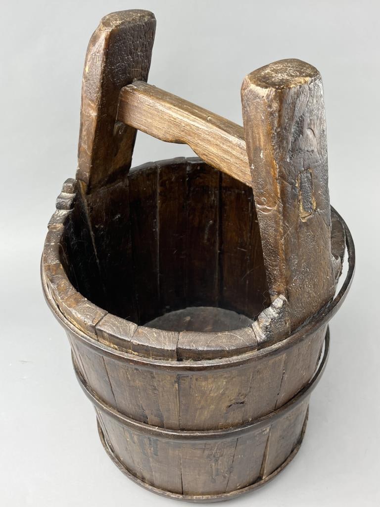 Primitive Wooden Well Bucket (1 of 3)