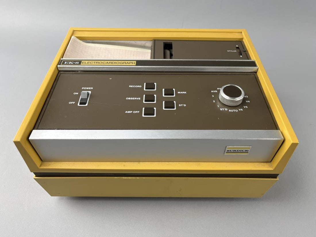 Burdick EK-8 Electrocardiograph Machine (1 of 4)