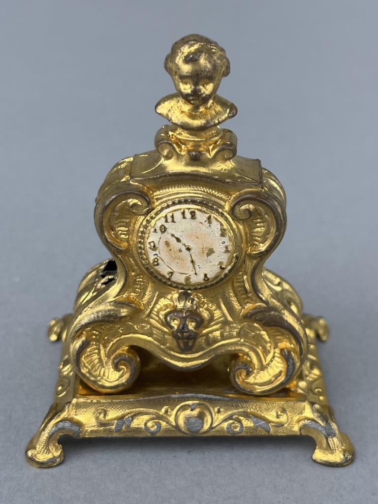 18Th C. Ormolu Mantle Clock (1 of 4)