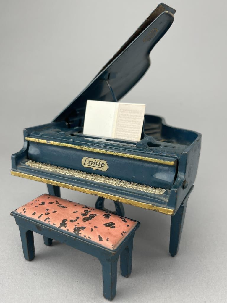 Arcade Toy Grand Piano (1 of 6)