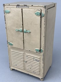 Arcade Frigidaire Refrigerator/Freezer, 1940-46