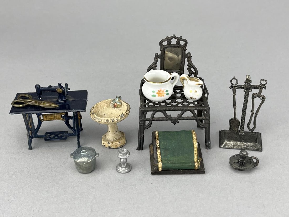 German 1/2" Furniture And Accessories (1 of 4)