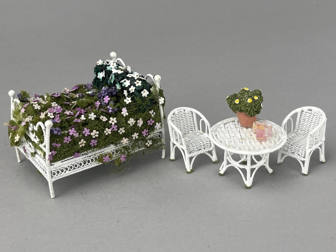 1/2" Scale Patio And Garden Items (1 of 4)