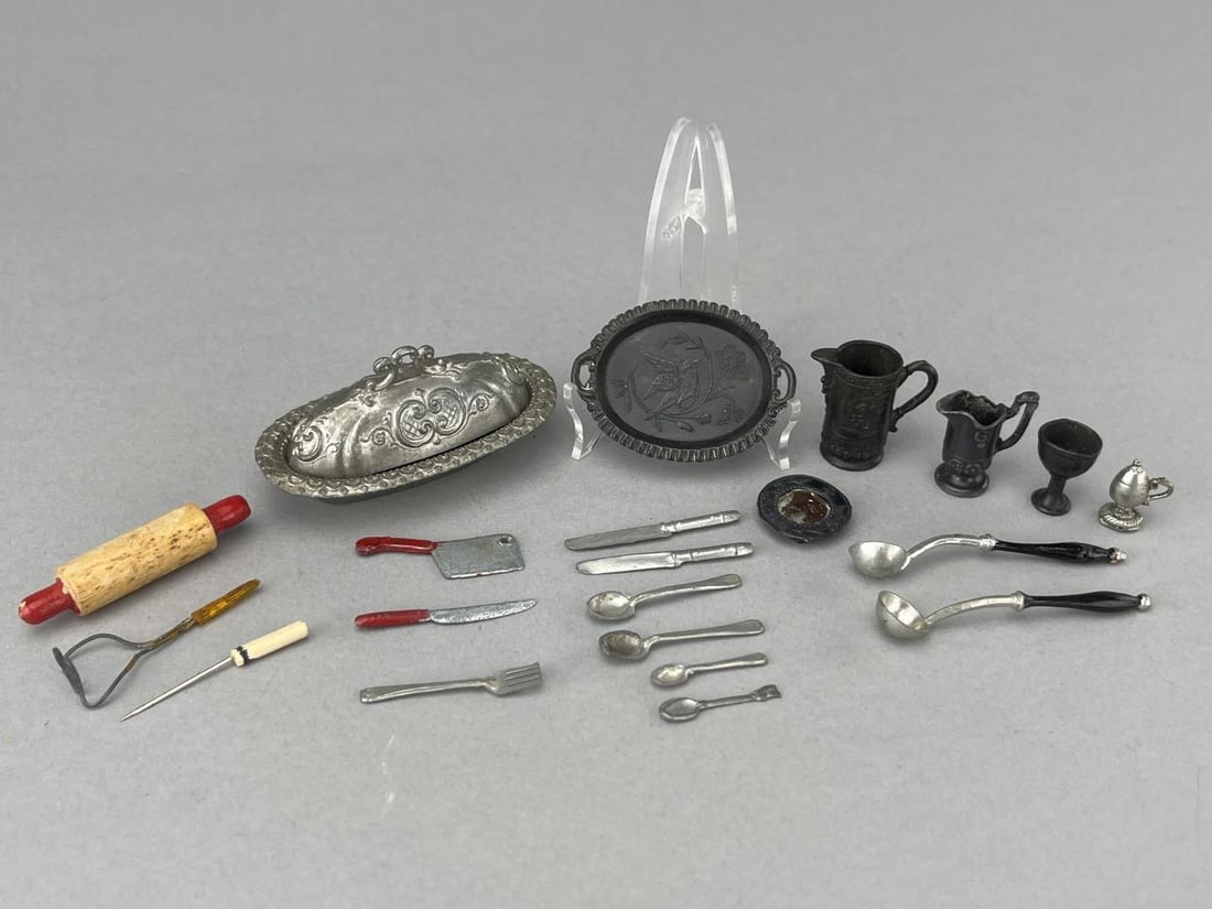 Early 20Th Century Group Of Kitchen Accessories (1 of 4)