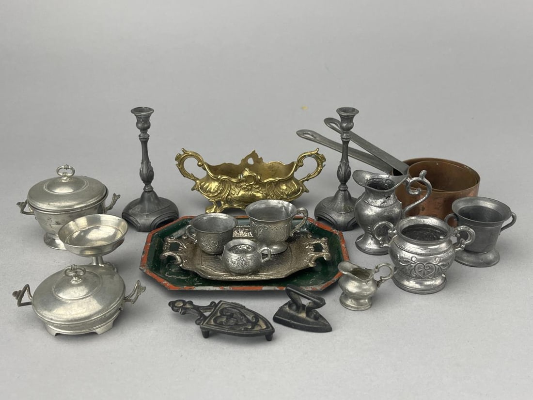 Doll Size Miniatures (1 of 6)