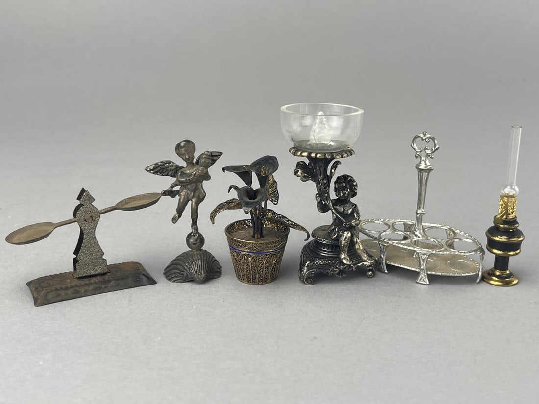 Metal Lamps, Statue, Scale, Plant Caddy (1 of 4)