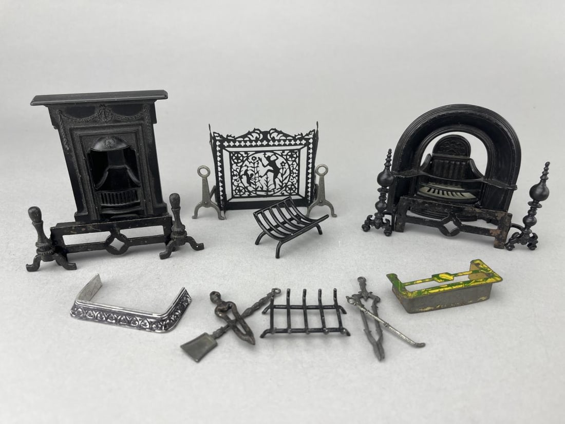 2 Cast Fireplaces By Phoenix, 1982 & Accessories (1 of 5)