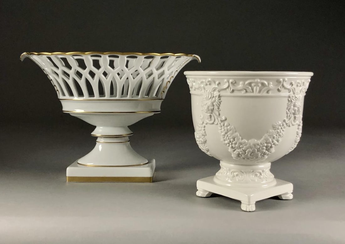 2 Mottahedeh White Ceramic Museum Copies (1 of 14)