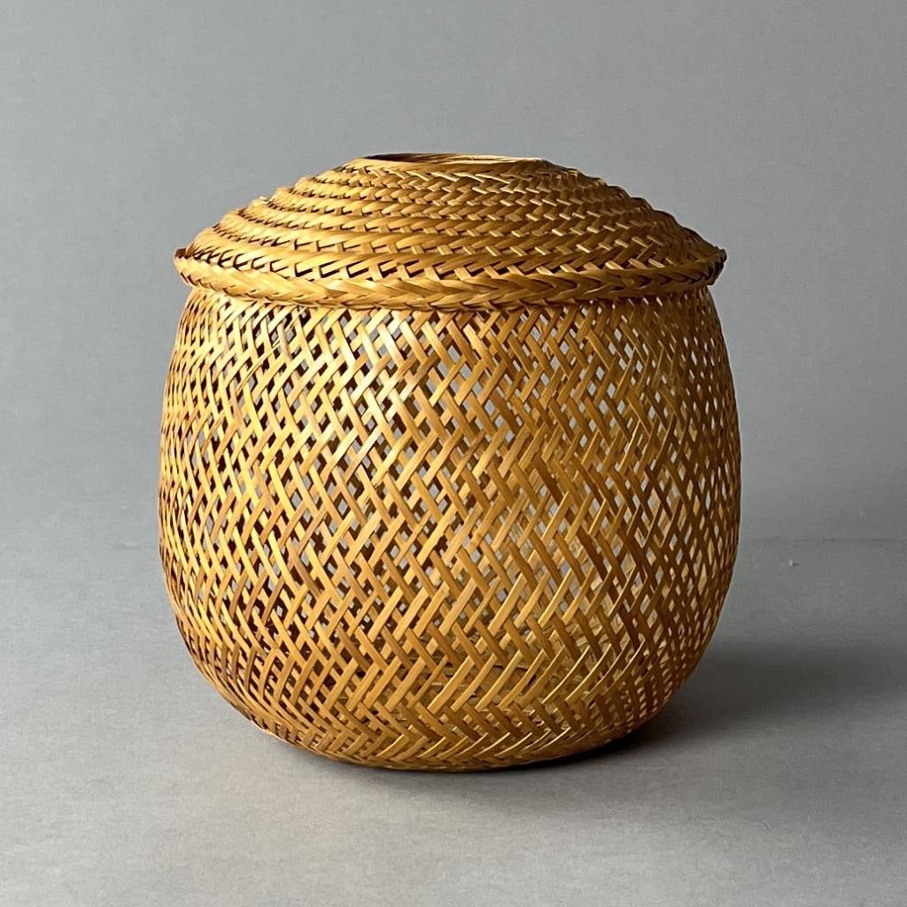 Showa Period Japanese Split Bamboo Basket (1 of 7)