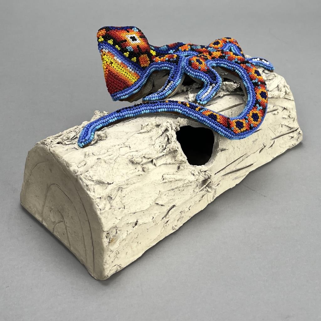 Huichol Mexican Folk Art Beaded Iguana (1 of 10)