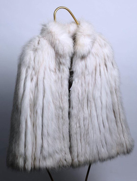 GREY FOX FUR JACKET (1 of 4)