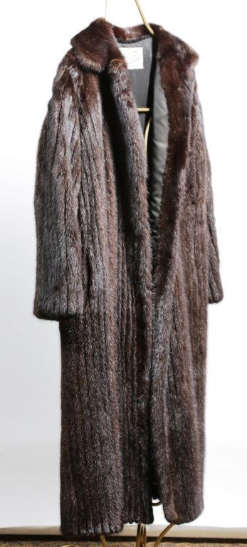 DYED MINK FUR COAT with REGULAR LENGTH SLEEVES (1 of 4)