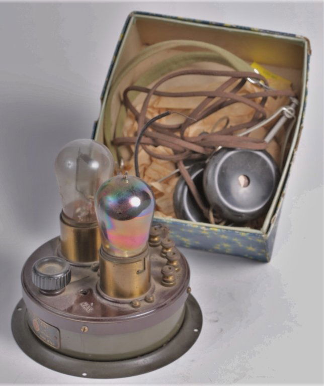 ATWATER KENT TYPE TA AMPLIFIER & S-C RADIO HEADSET (1 of 8)