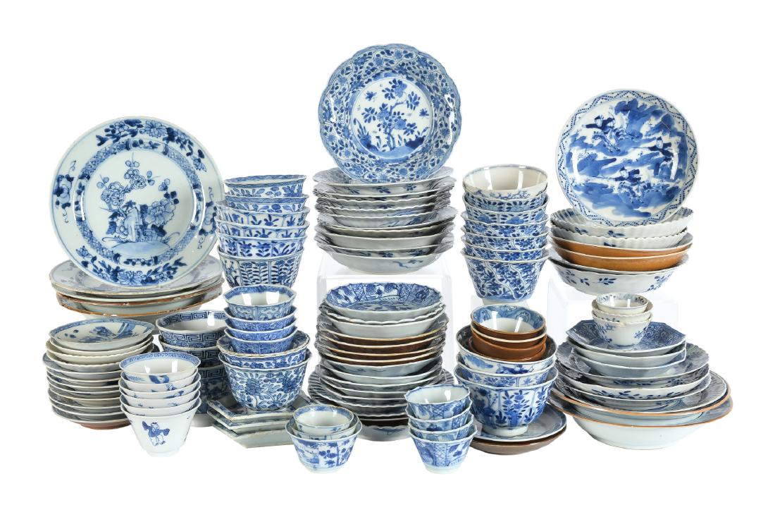 A lot of ca. 111 diverse blue and white porcelain (1 of 4)