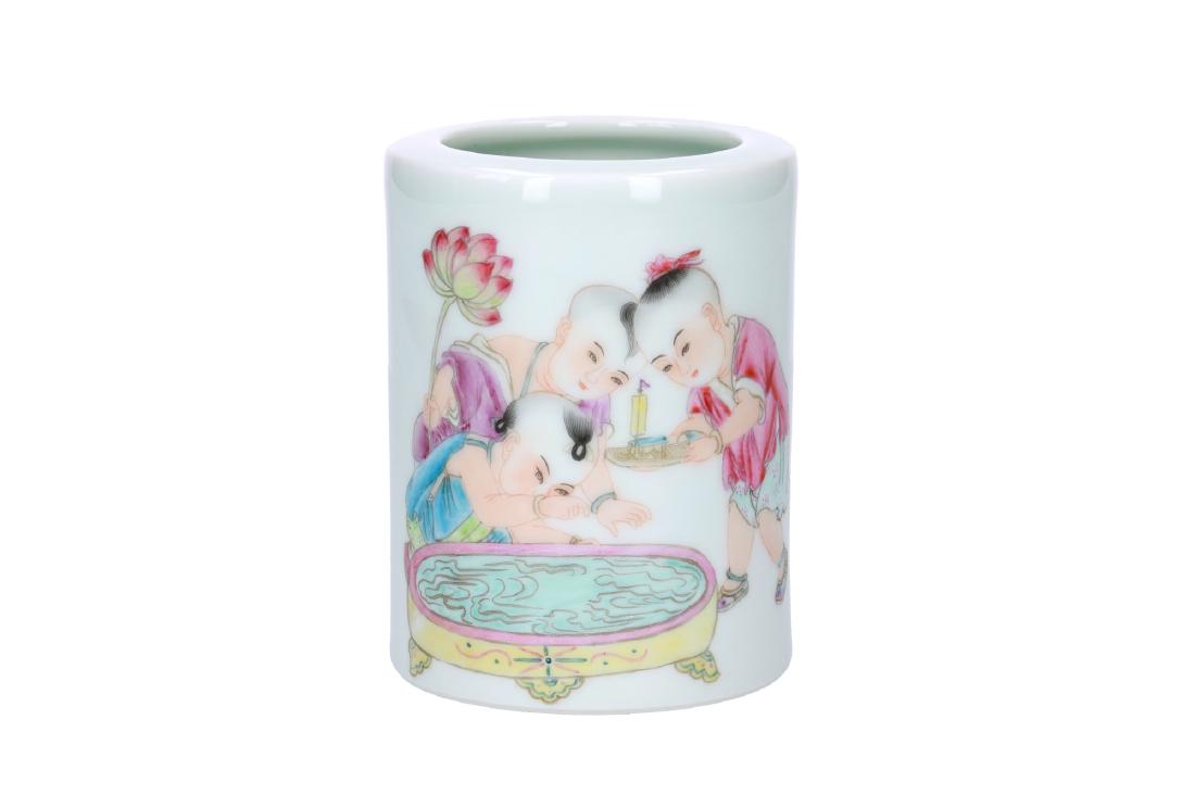 A polychrome porcelain brush pot, decorated with (1 of 6)