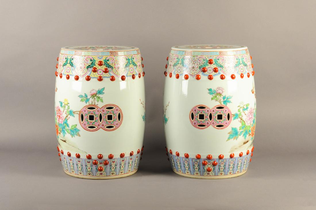 A lot of two Famille Rose porcelain garden seats, (1 of 4)