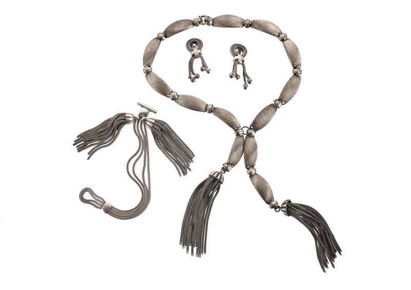 A Napier silvertone necklace, bracelet and pair of (1 of 1)