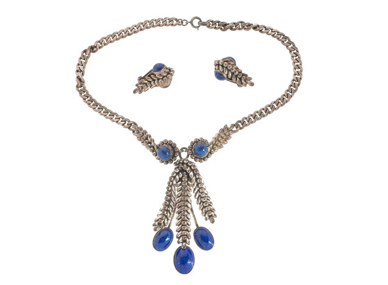 A Napier silvertone necklace and pair of earclips, set (1 of 1)