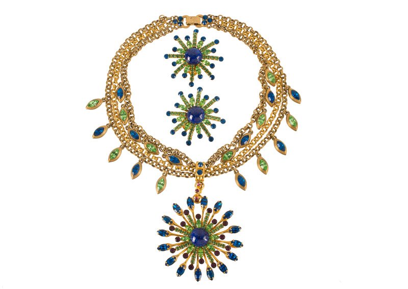 A Jewelry Fashion Inc. Robert Rose goldtone necklace (1 of 2)