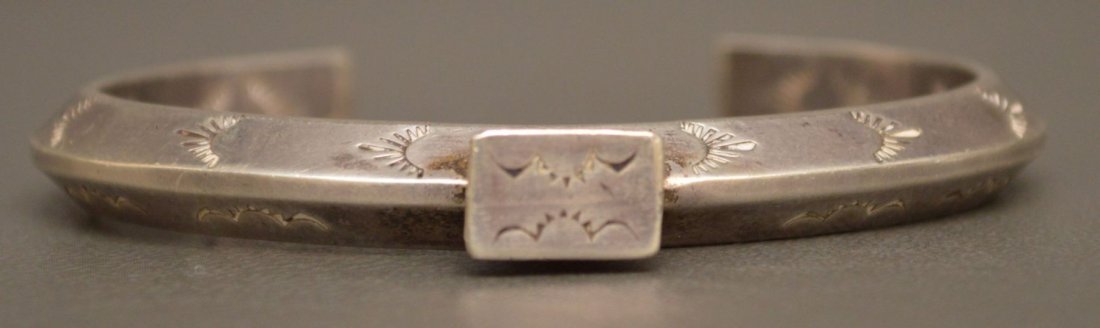 NAVAJO SILVER BRACELET SIGNED B (1 of 4)