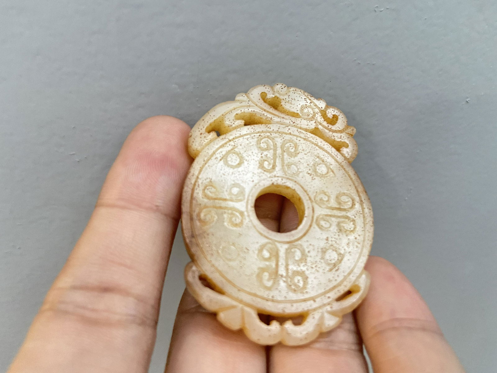 Qianlong dragon plate in Qing Dynasty (1 of 7)