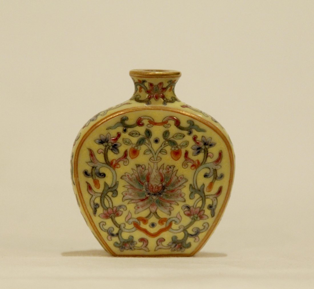 Chinese Porcelain Snuff Bottle (1 of 1)