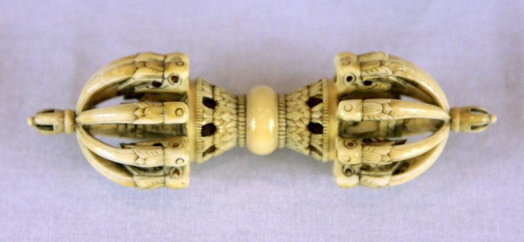 Sino-Tibetan Ivory Carved Dorjevajra 'Thunderbolt' (1 of 2)