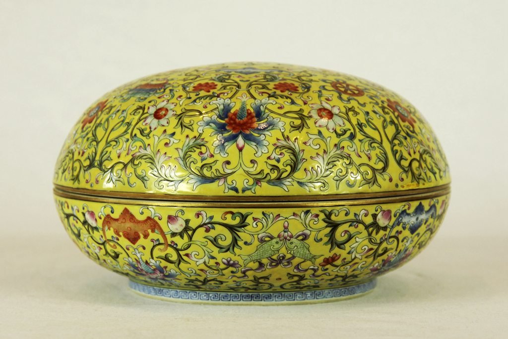 Vintage Chinese Famille Jaune Porcelain Food Box (1 of 5)