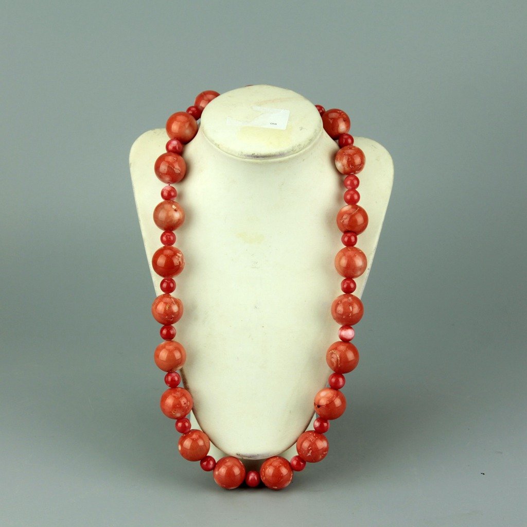 Coral Beaded Necklace (1 of 4)