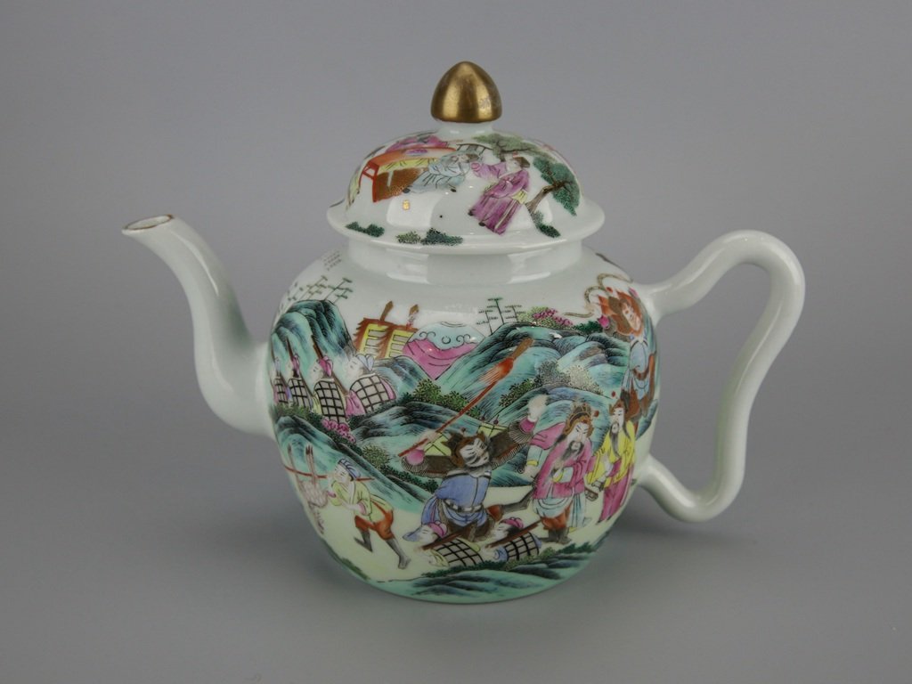 Chinese Canton Export Ware Tea Pot (1 of 4)