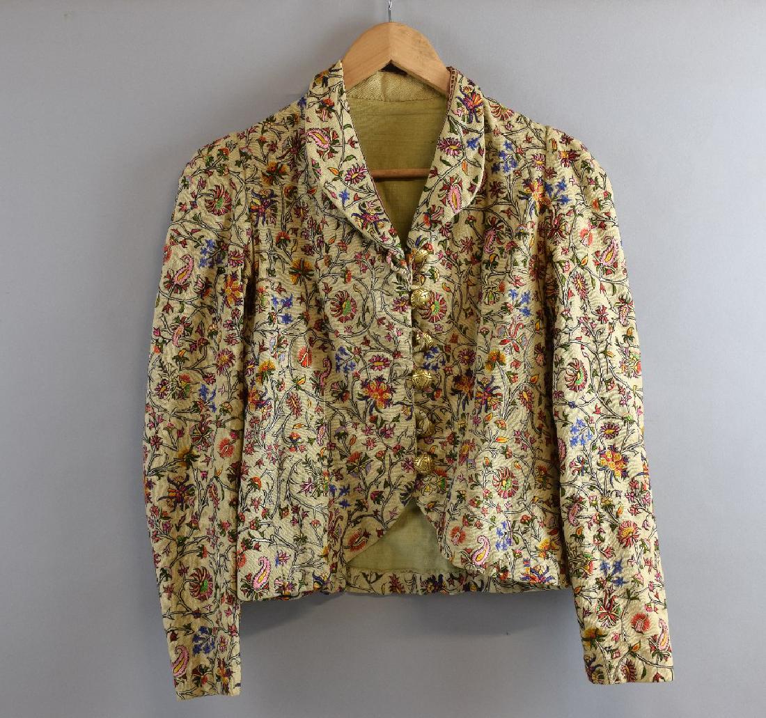 Early 20th century floral embroidered la (1 of 2)