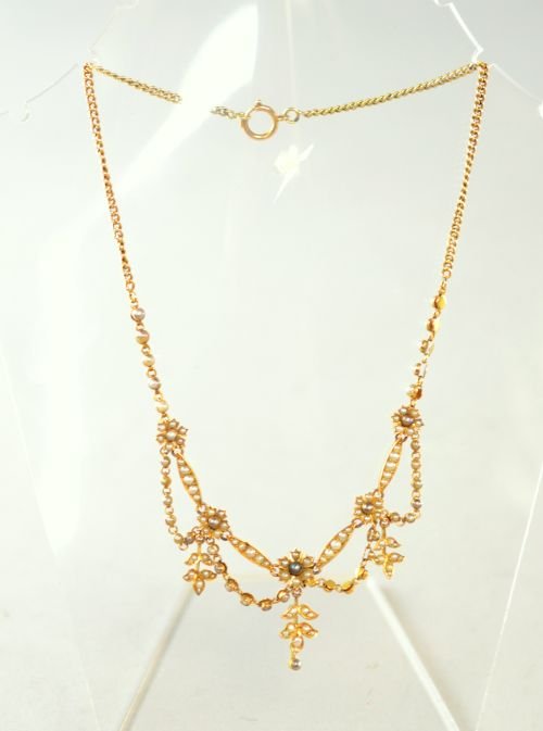 Edwardian garland style pearl necklace: Edwardian garland style pearl necklace