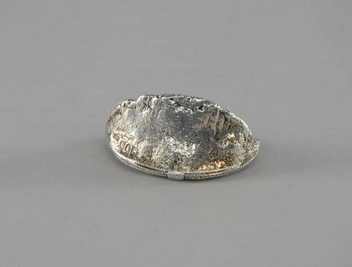 Rare Edward VII novelty silver snuff box in the form of: Rare Edward VII novelty silver snuff box in the form of a brazil nut with gilt interior made by John Marshall Spink London 1902 Rd 273336 , 5.2 cm