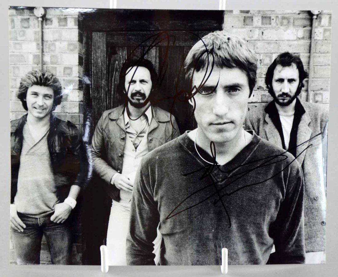The Who, English Rock Band, a Pete Townshend & Roger: The Who, English Rock Band, a Pete Townshend & Roger Daltrey signed 8 x 10 photograph in black felt tip