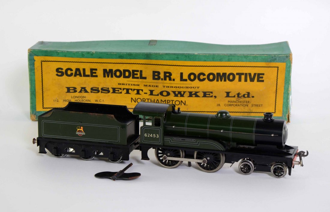 Bassett-Lowke clockwork scale model Prince Charles: Bassett-Lowke clockwork scale model Prince Charles Locomotive and Tender C/W 3311/0 in original box green painted 62453, together with key and instructions