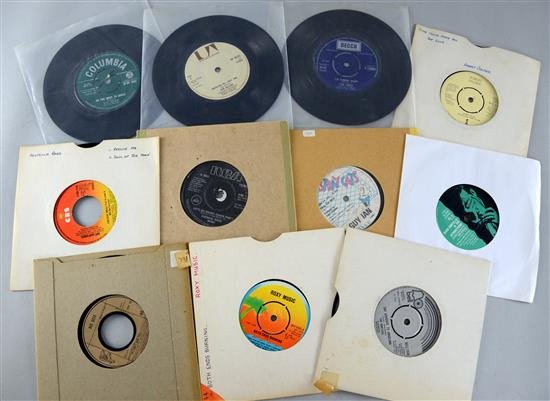 A very large collection of over 600 7" vinyl singles,: A very large collection of over 600 7" vinyl singles, including records from The Beatles, Madonna, Michael Jackson, The Jacksons, The Love Affair, The Byrds, The Tremeloes, Cliff Richard, The Springfi