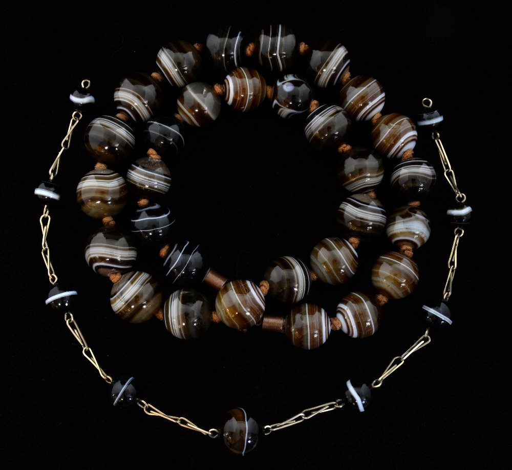 Banded agate bead necklace, three loose (1 of 1)