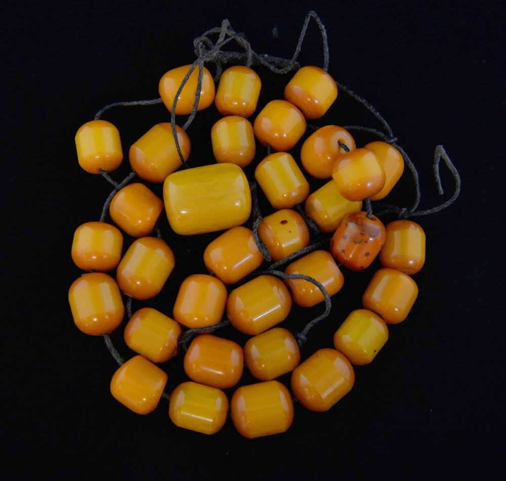 Bakelite bead necklace of elongated bead (1 of 1)