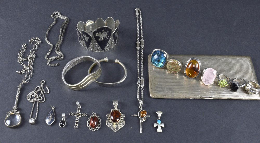 Large collection of silver and white met (1 of 1)