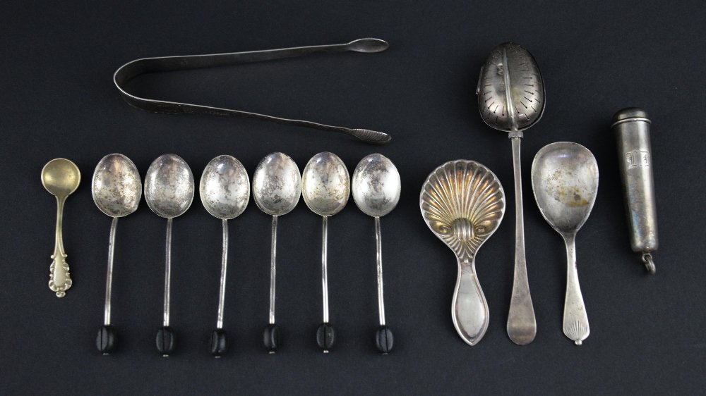 Victorian silver 'Teaette' patent tea in: Victorian silver 'Teaette' patent tea infuser, by George Gray. London, 1893, two caddy spoons, cheroot holder, sugar tongs, and coffee spoons in fitted case, weighable silver, 4oz, 124g,