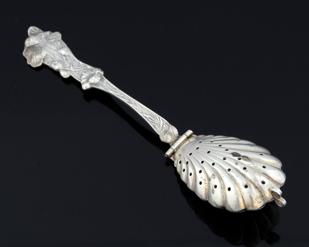 American Silver art nouveau tea infuser (1 of 1)