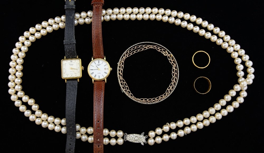 Two gold wedding bands, 22 ct yellow gold, a 9 ct gold (1 of 1)