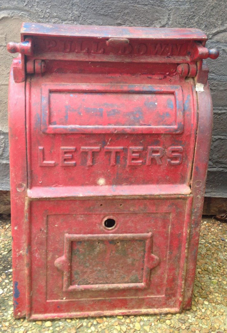 Early 20th Century Cast Iron Mailbox (1 of 4)